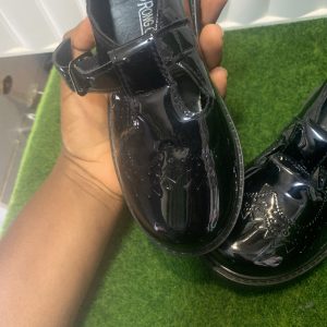 Girls school shoe
