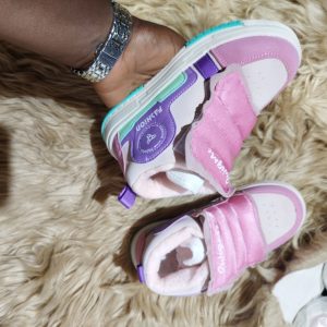kids sneakers