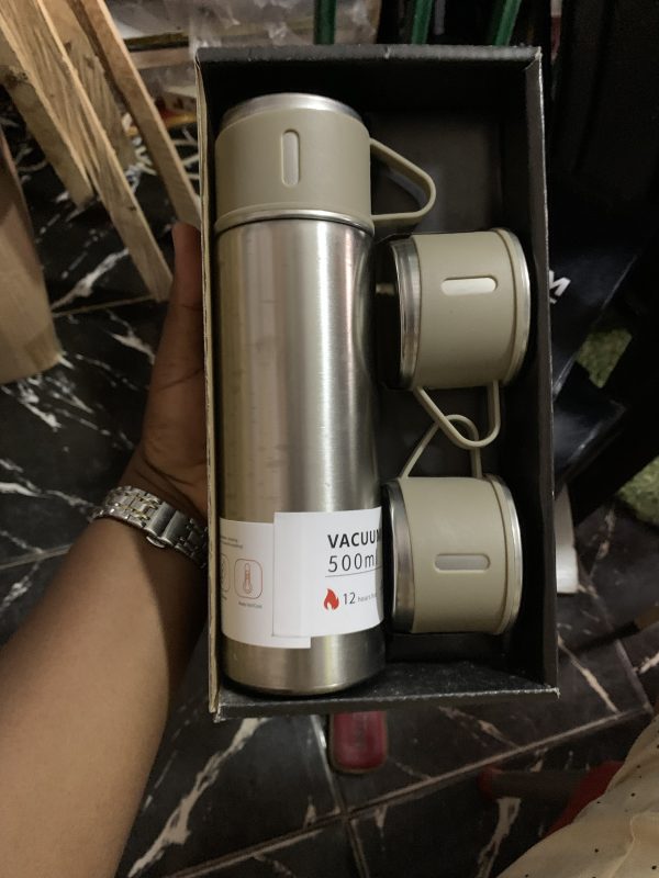 Vacuum flasks and cup - Image 2
